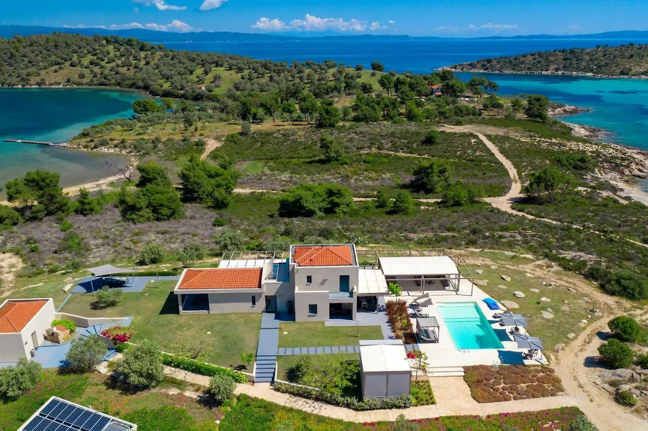 Boutique Hotel Diaporos Island - Treasure Cove 니키티 0*,  그리스