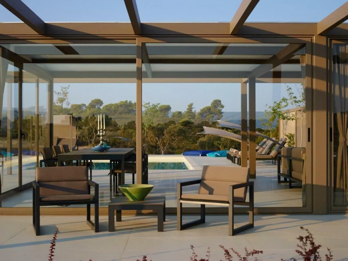 Boutique Hotel Diaporos Island - Treasure Cove 니키티